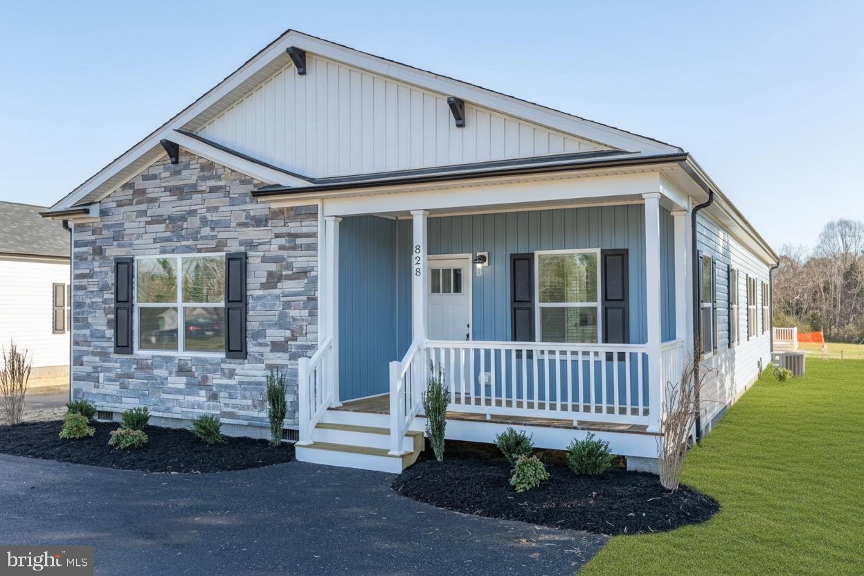 828 Mineral Ave Property Photo 1