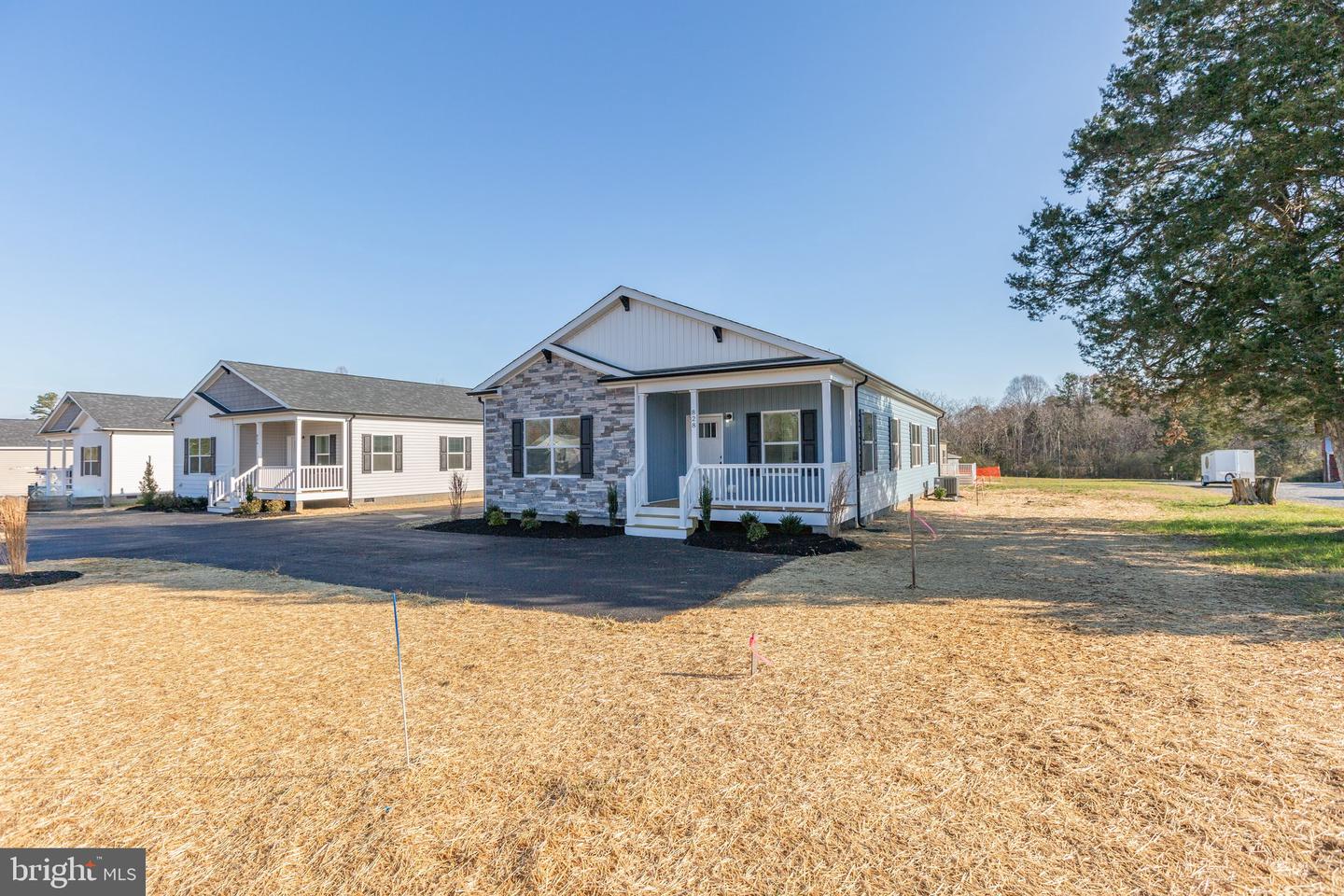 828 Mineral Ave Property Photo 6