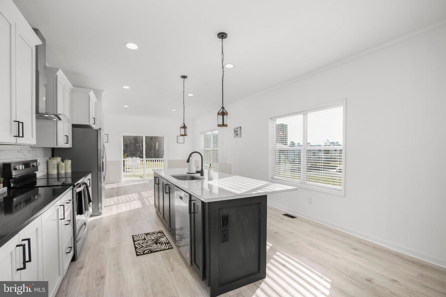 828 Mineral Ave Property Photo 12