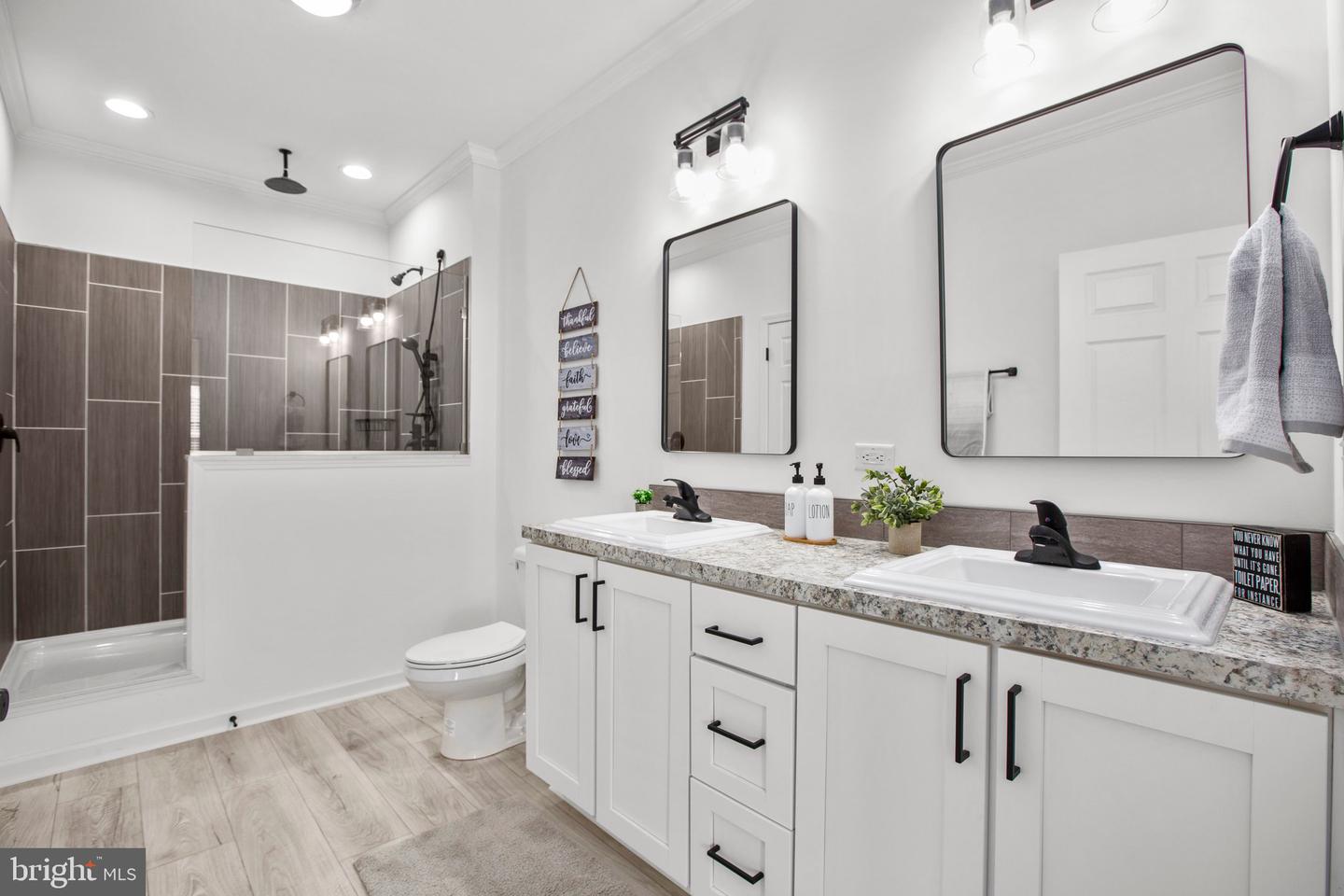 828 Mineral Ave Property Photo 23