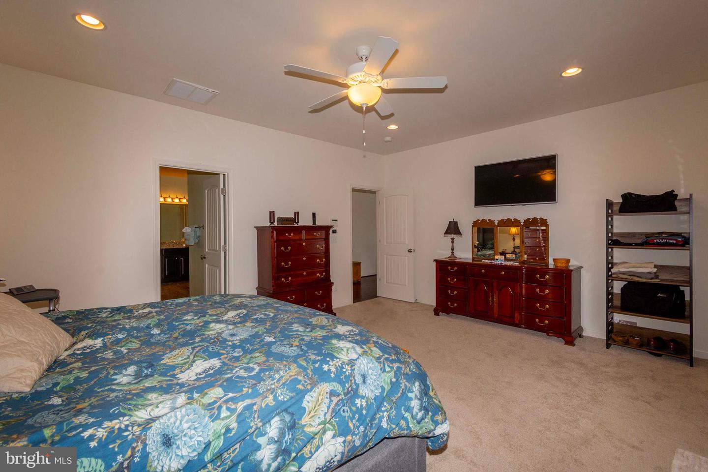 93 Carrie Ct Property Photo 41