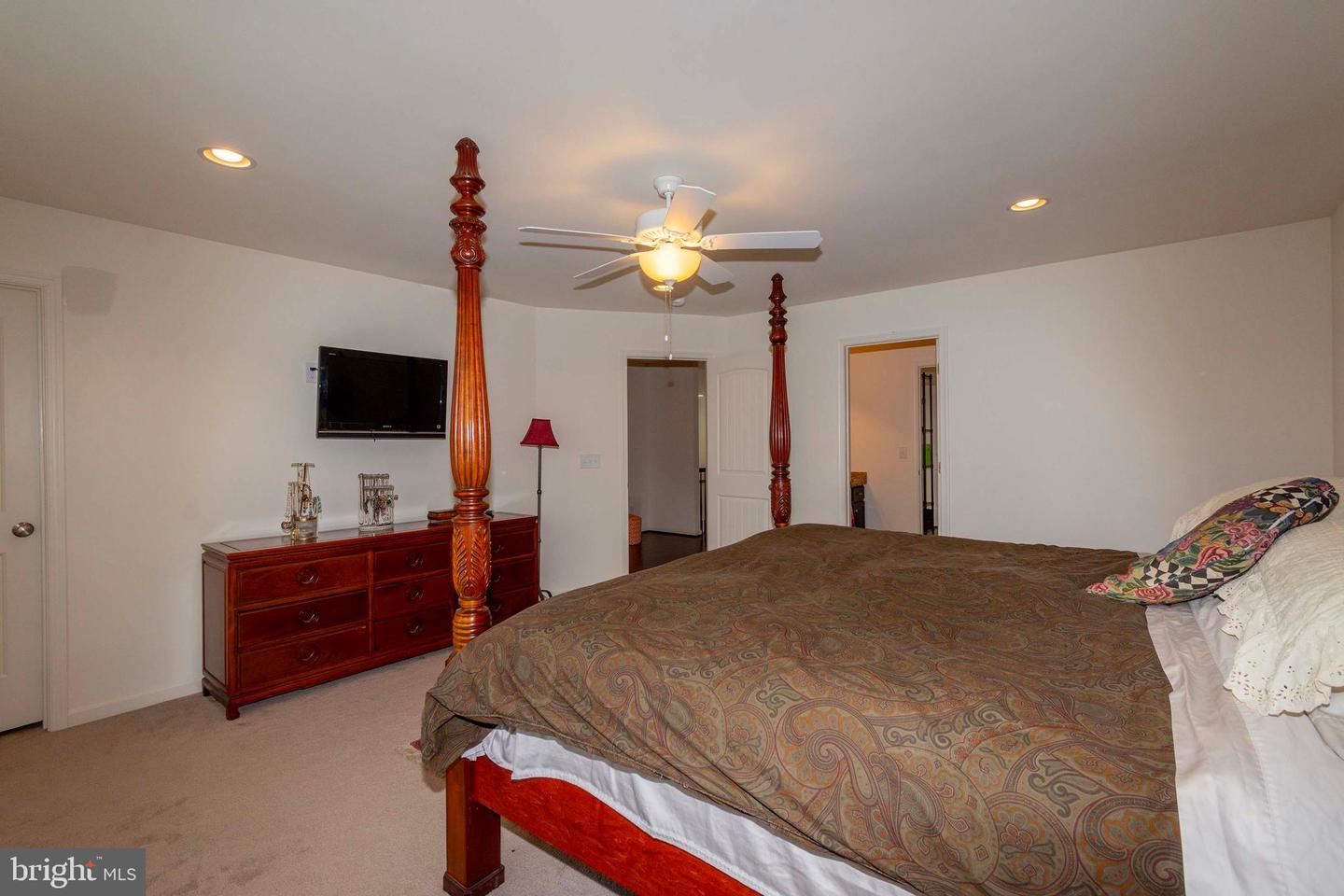 93 Carrie Ct Property Photo 59