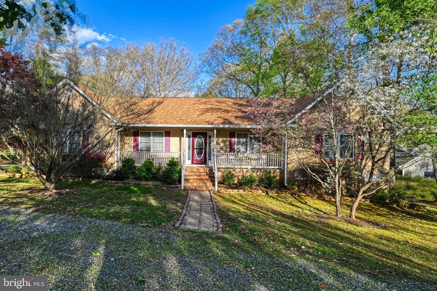 135 S Bluewater Blvd Property Photo 1