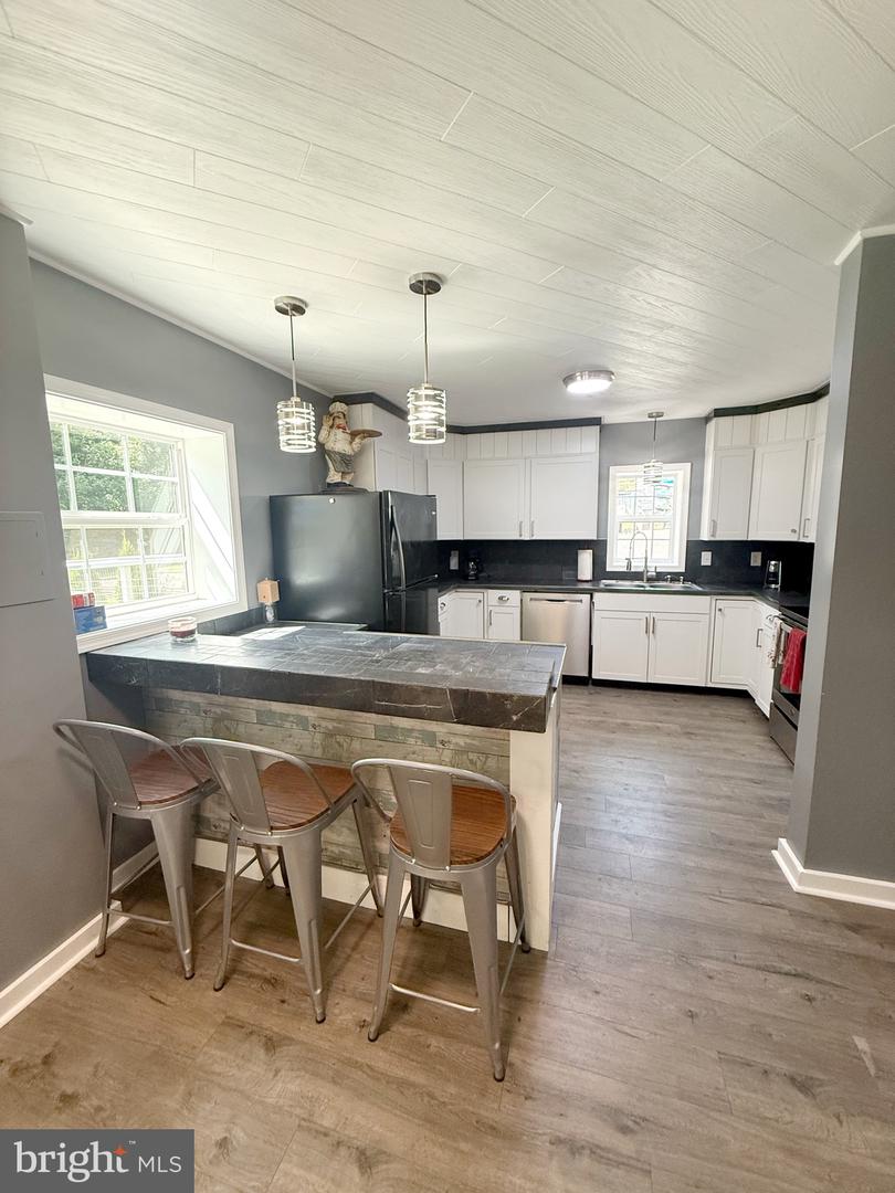 515 S Lakeshore Dr Property Photo 9