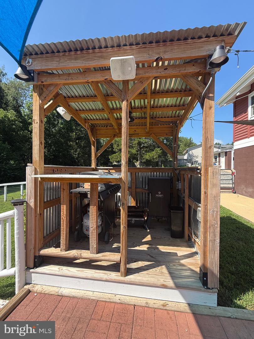 515 S Lakeshore Dr Property Photo 18