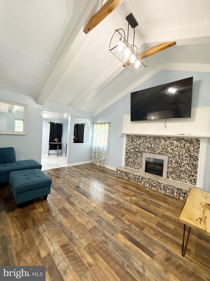 515 S Lakeshore Dr Property Photo 24