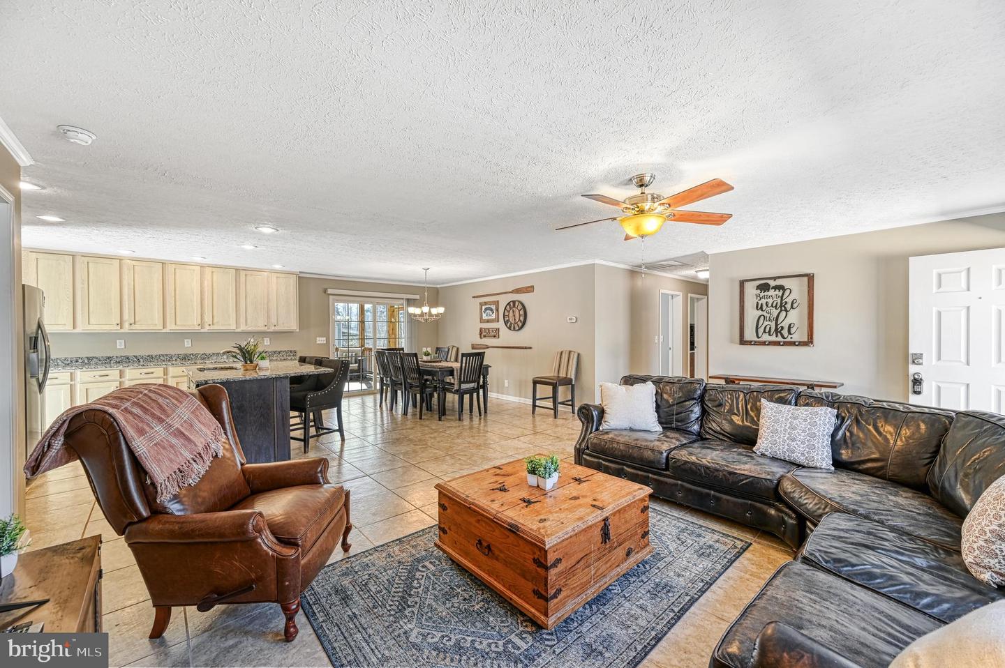 310 Point Dr Property Photo