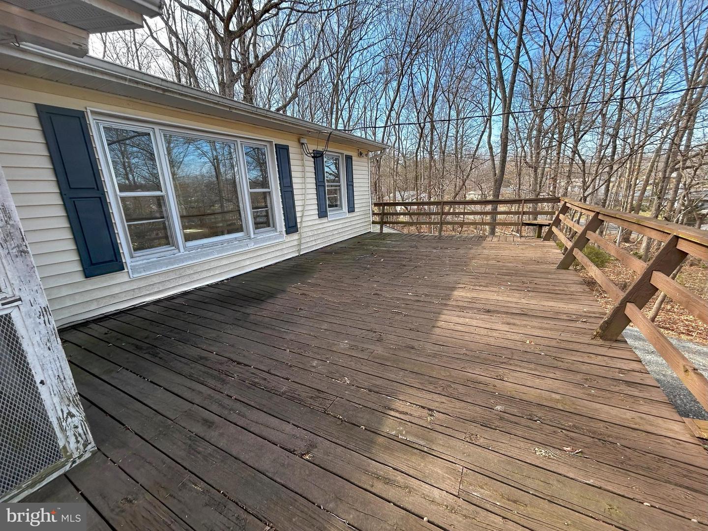 1843 S Lakeshore Dr Property Photo 2
