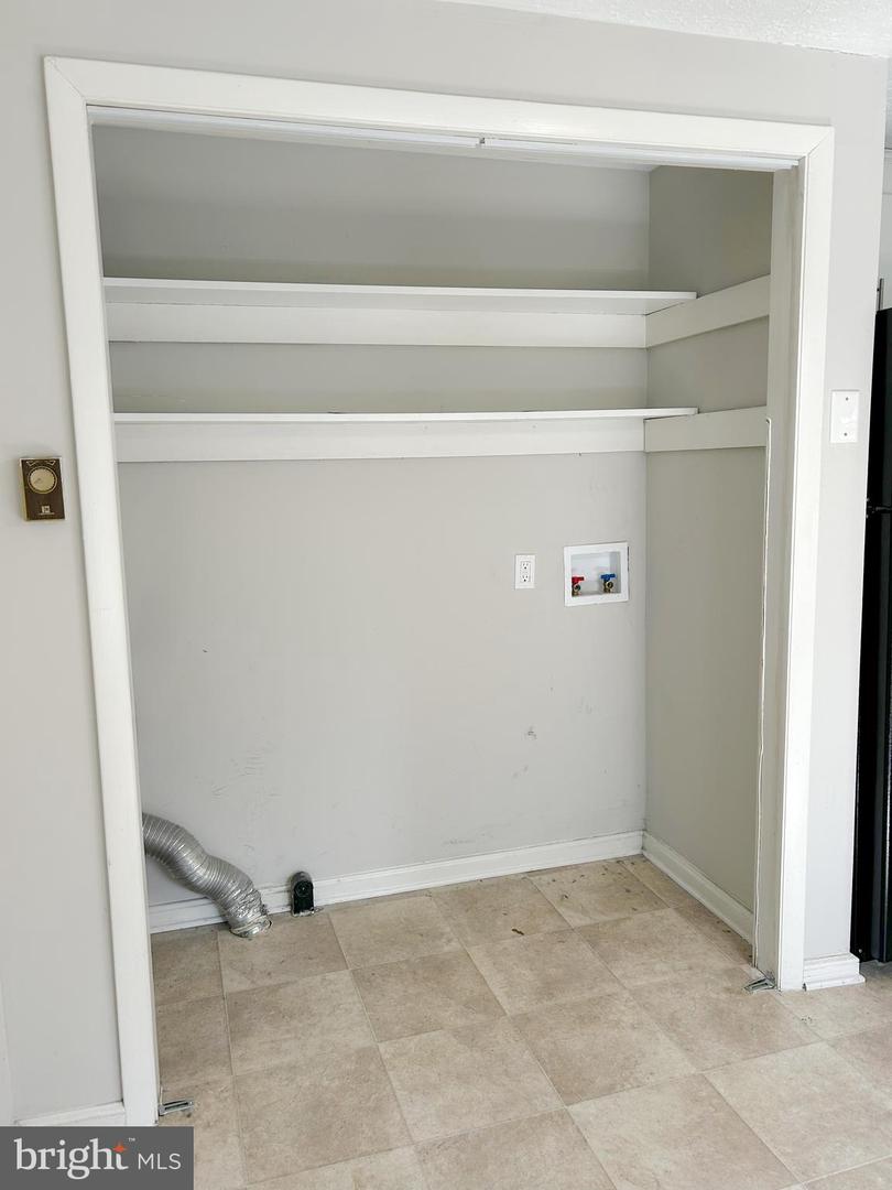 1843 S Lakeshore Dr Property Photo 9