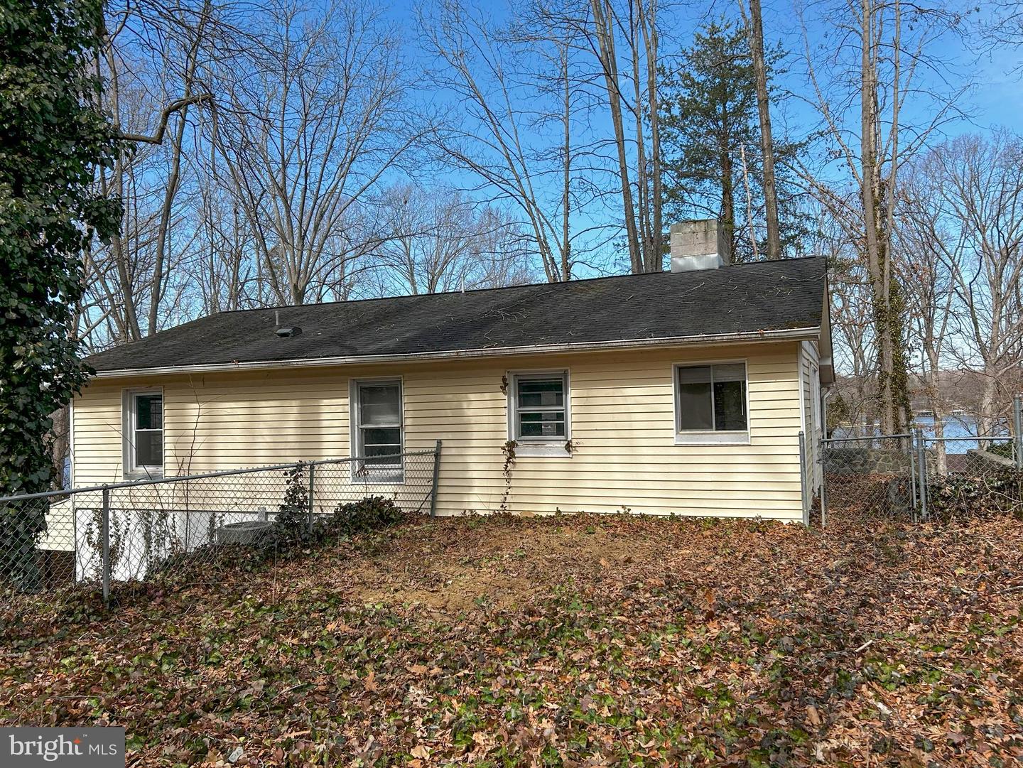 1843 S Lakeshore Dr Property Photo 16