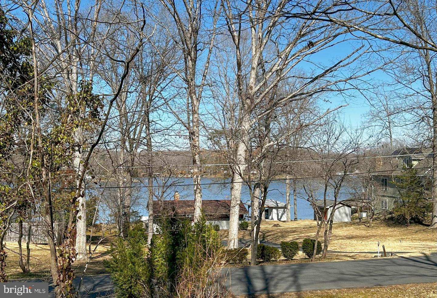 1843 S Lakeshore Dr Property Photo 18