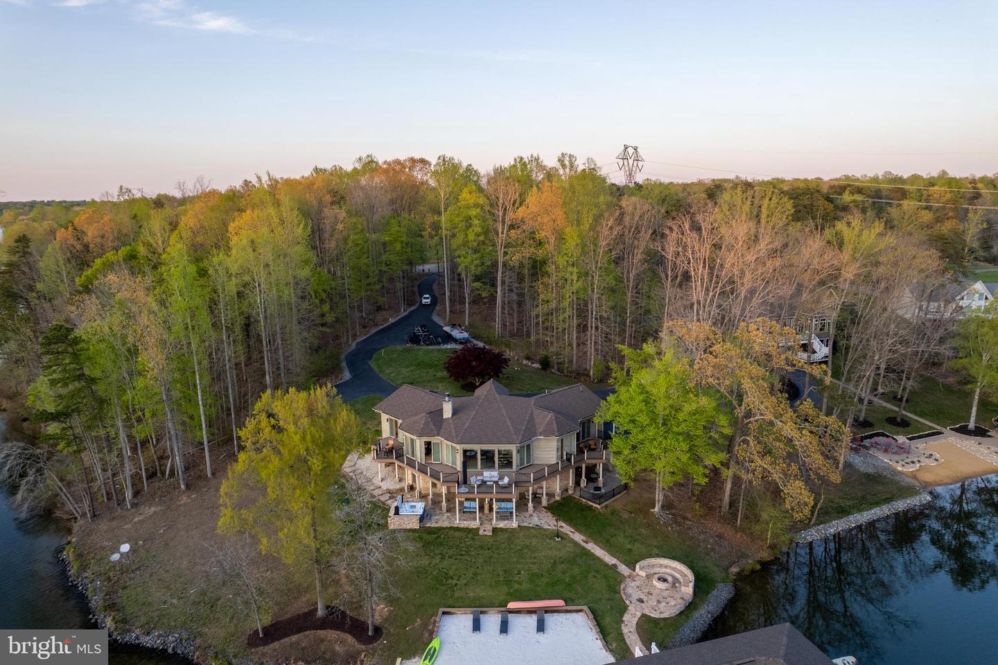 163 Rose Cir Lake Anna Property Photo 2