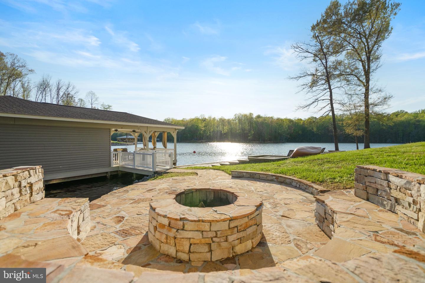 163 Rose Cir Lake Anna Property Photo 5