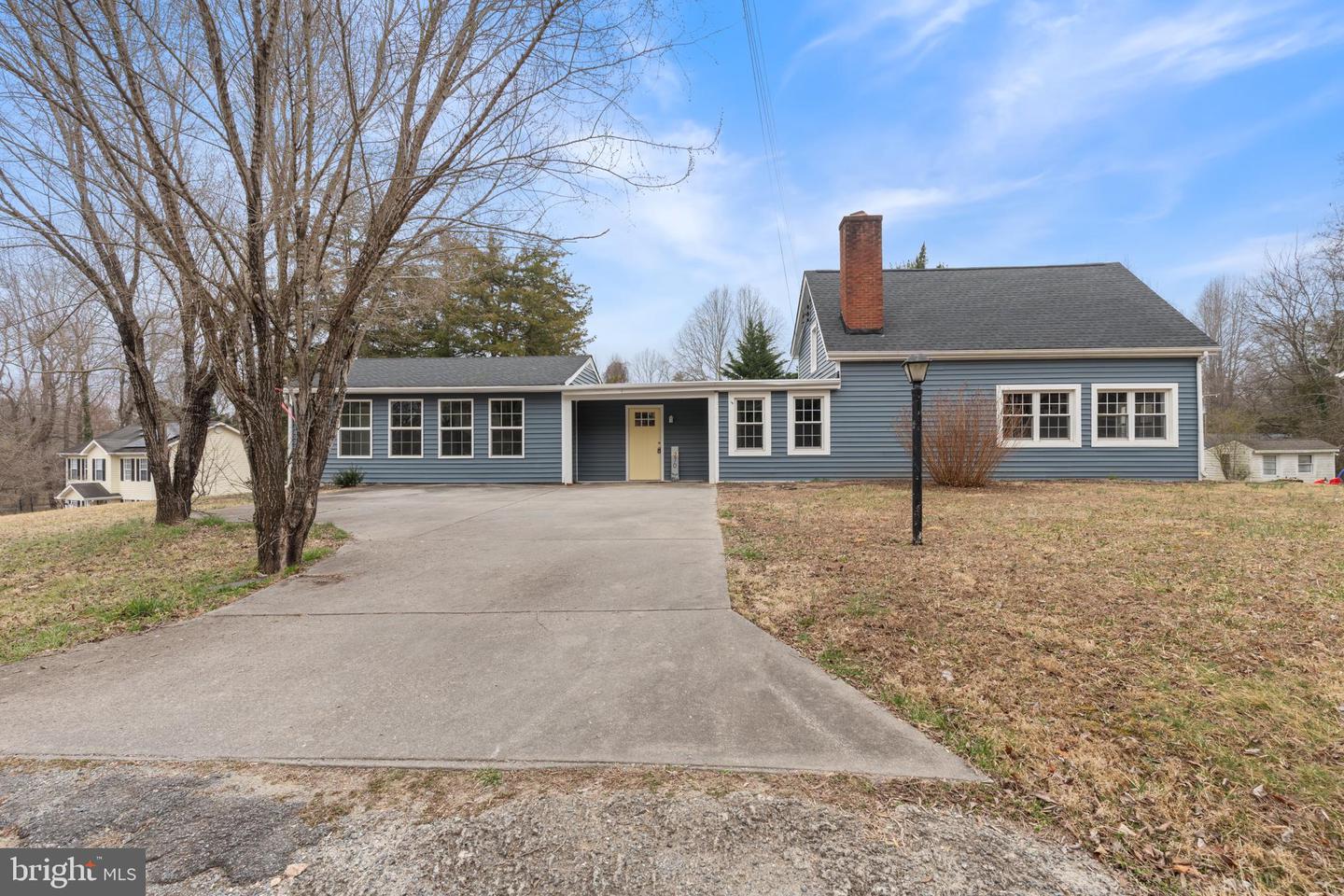 270 Ellis Dr Property Photo