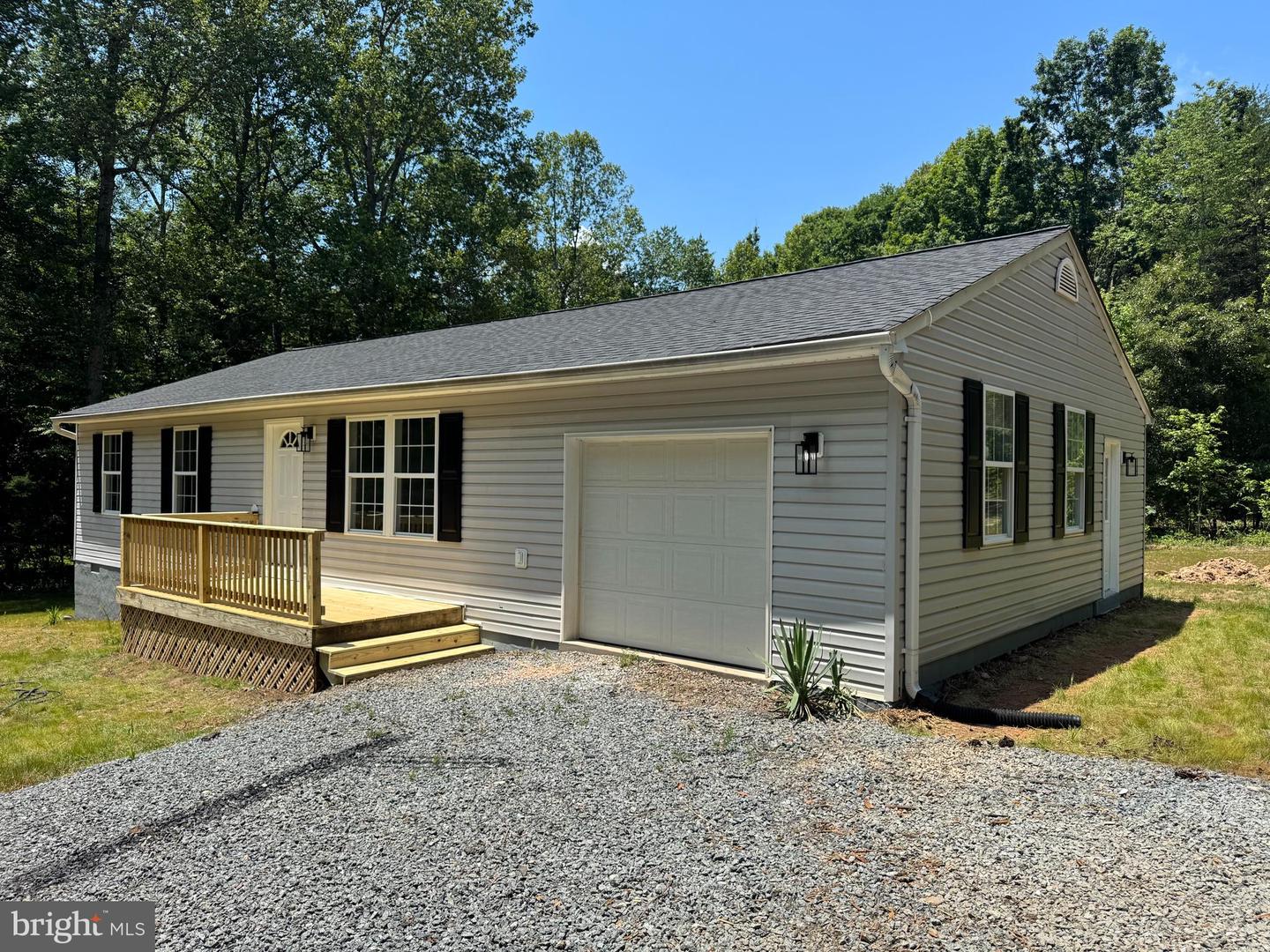 543 Elk Creek Rd Property Photo 1