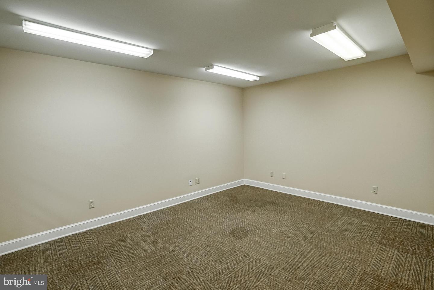 115 W Main St Property Photo 25