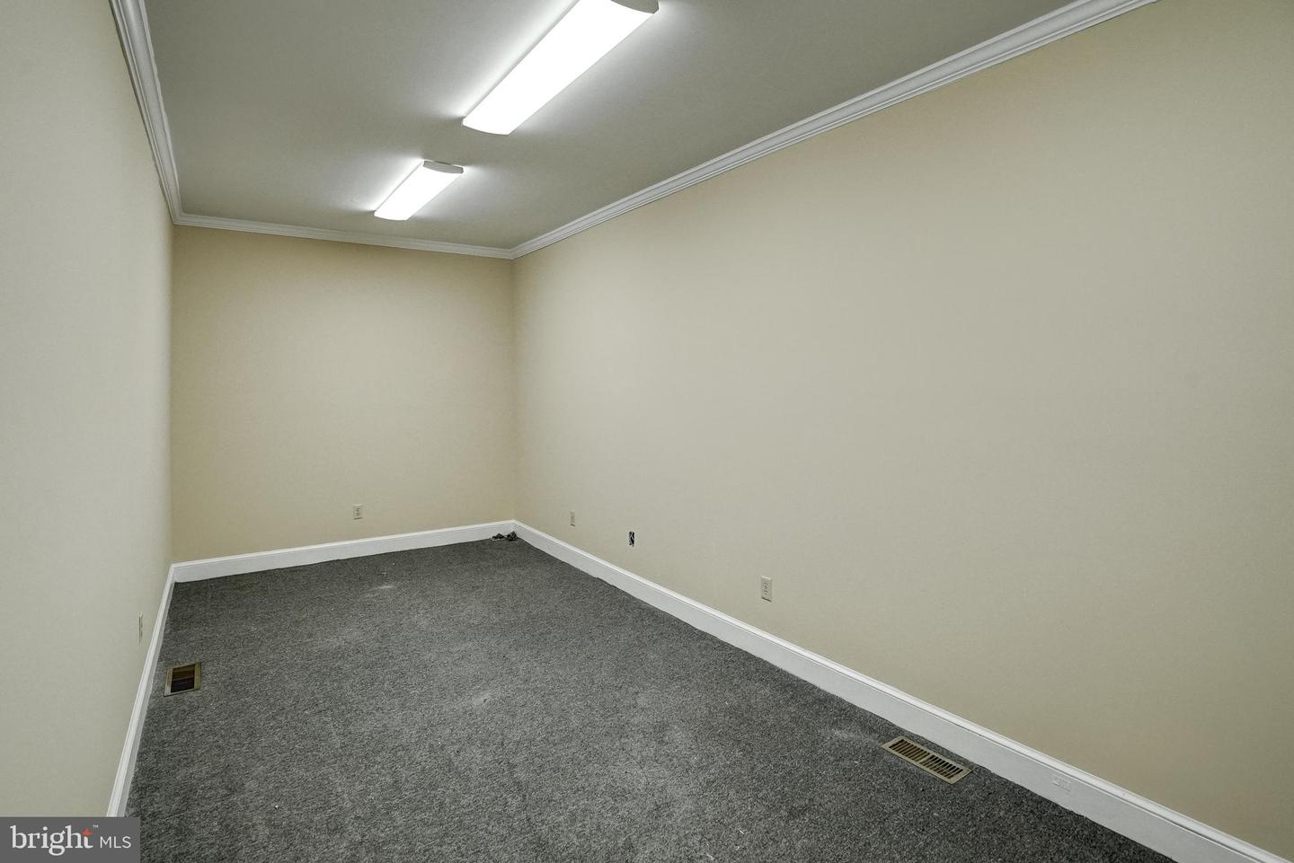 115 W Main St Property Photo 49