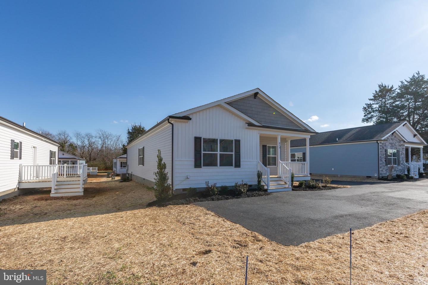 824 Mineral Ave Property Photo 3