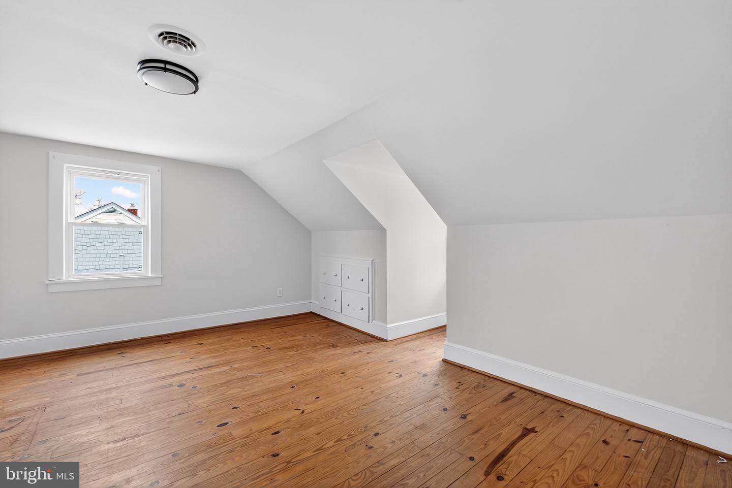 101 Lyde Ave Property Photo 8