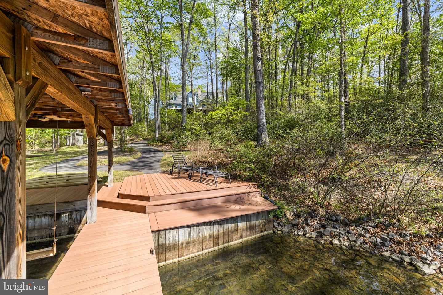 102 Tobys Run Property Photo 10