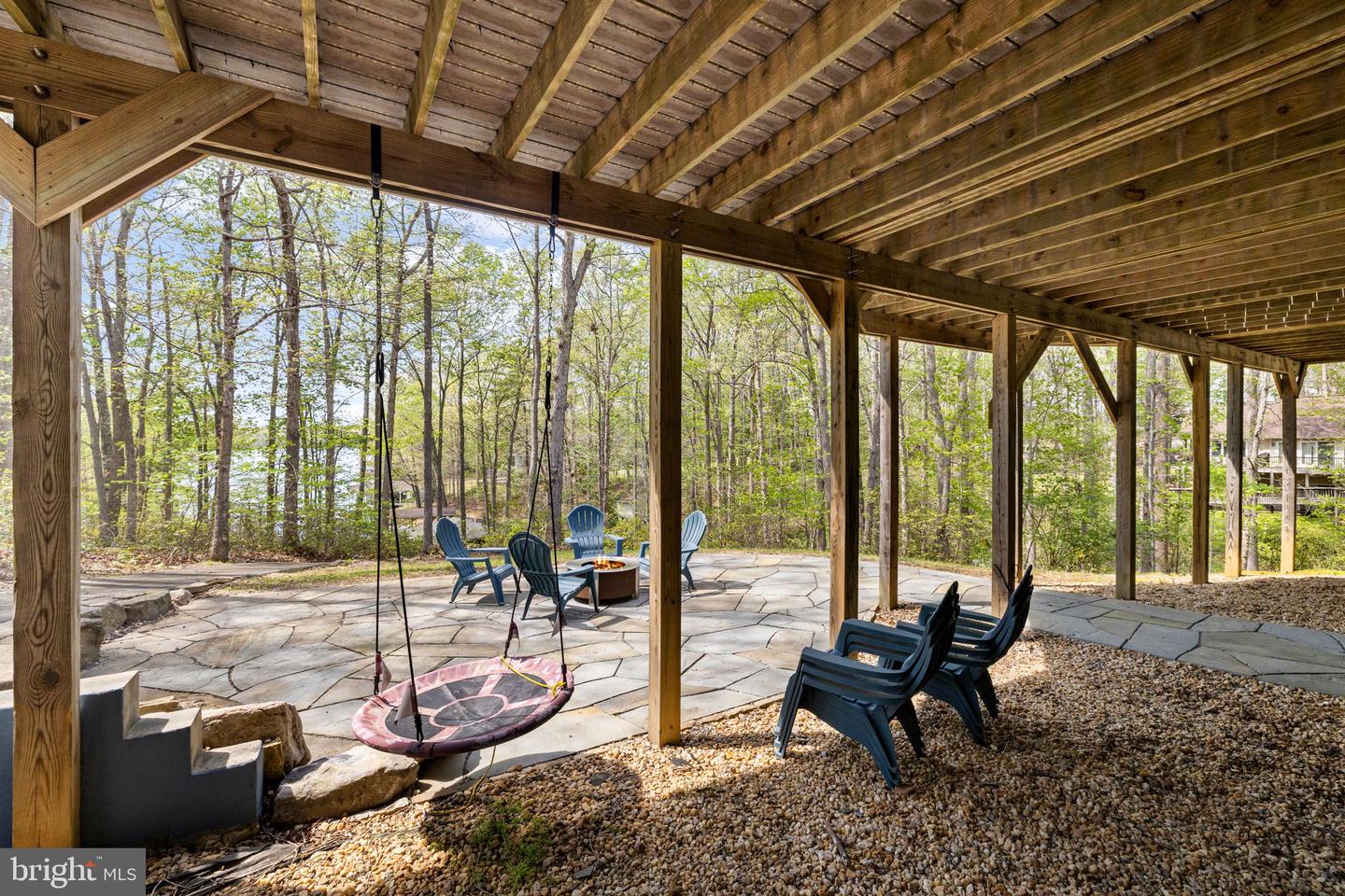 102 Tobys Run Property Photo 79