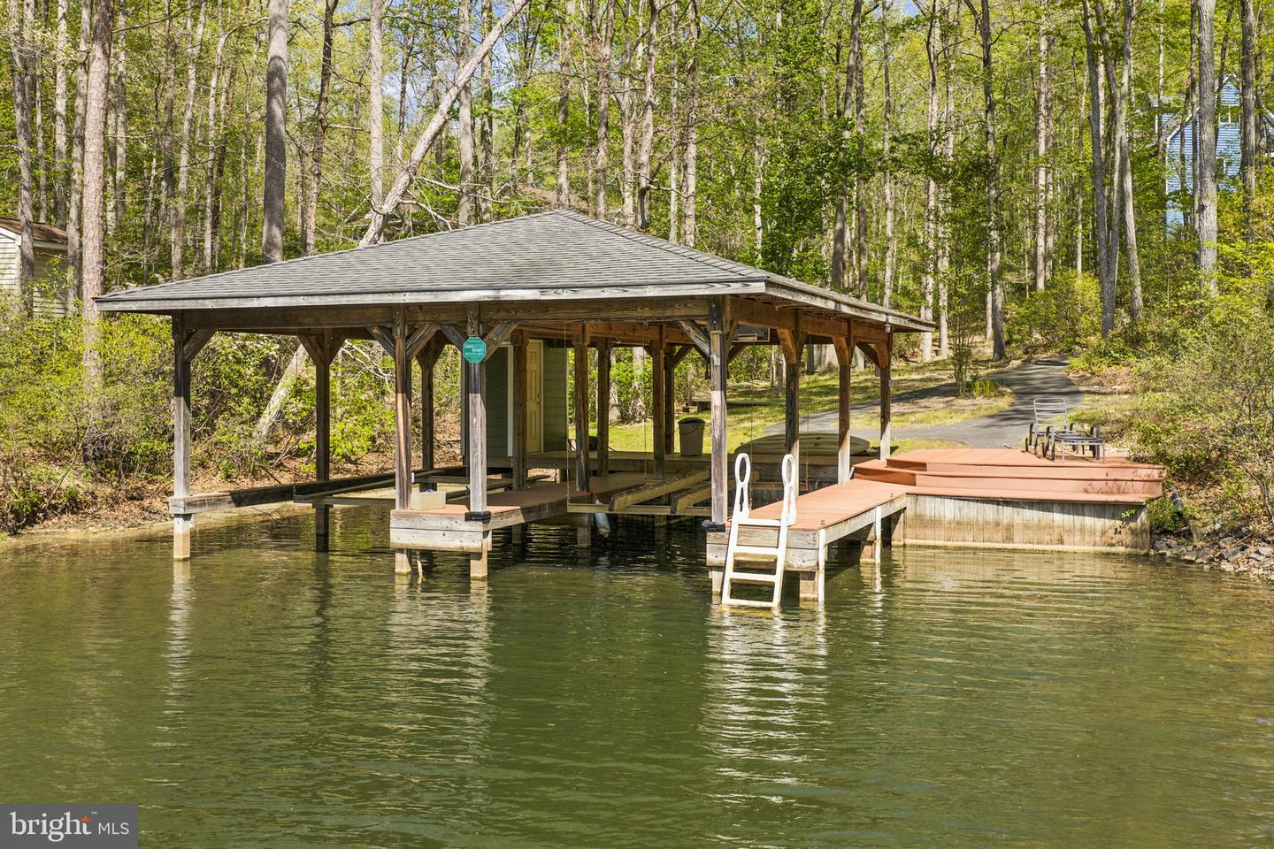 102 Tobys Run Property Photo 89