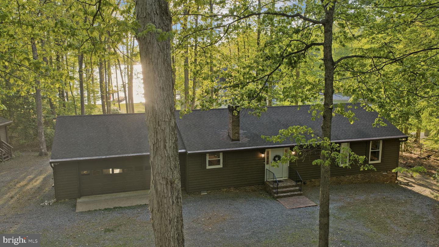 154 Becky Ct Property Photo 3