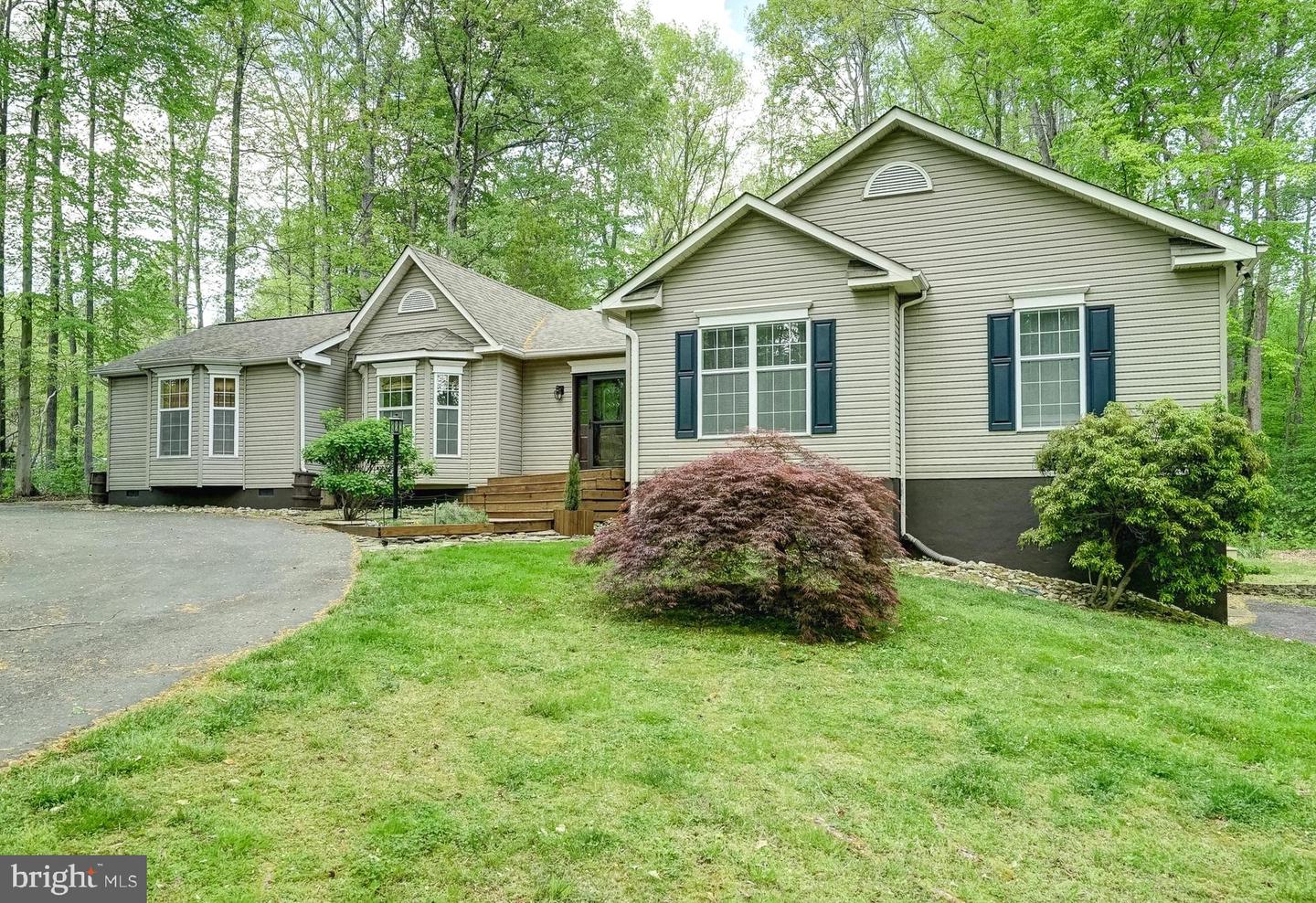 130 OAKLEIGH LN