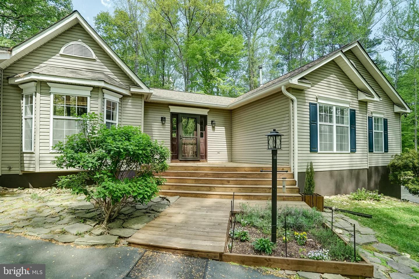130 Oakleigh Ln Property Photo 8
