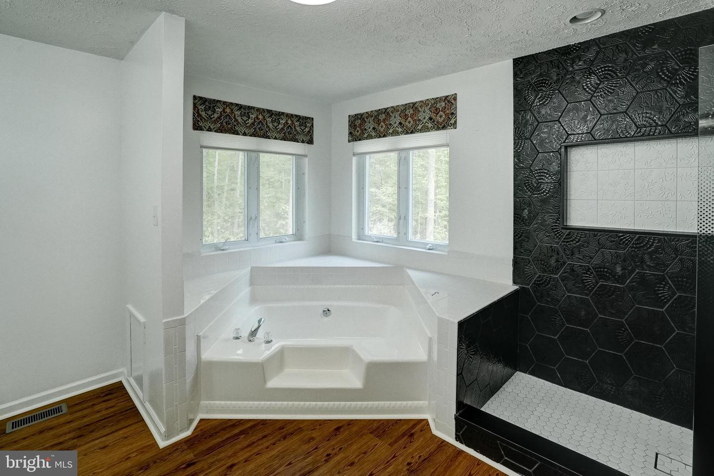 130 Oakleigh Ln Property Photo 29