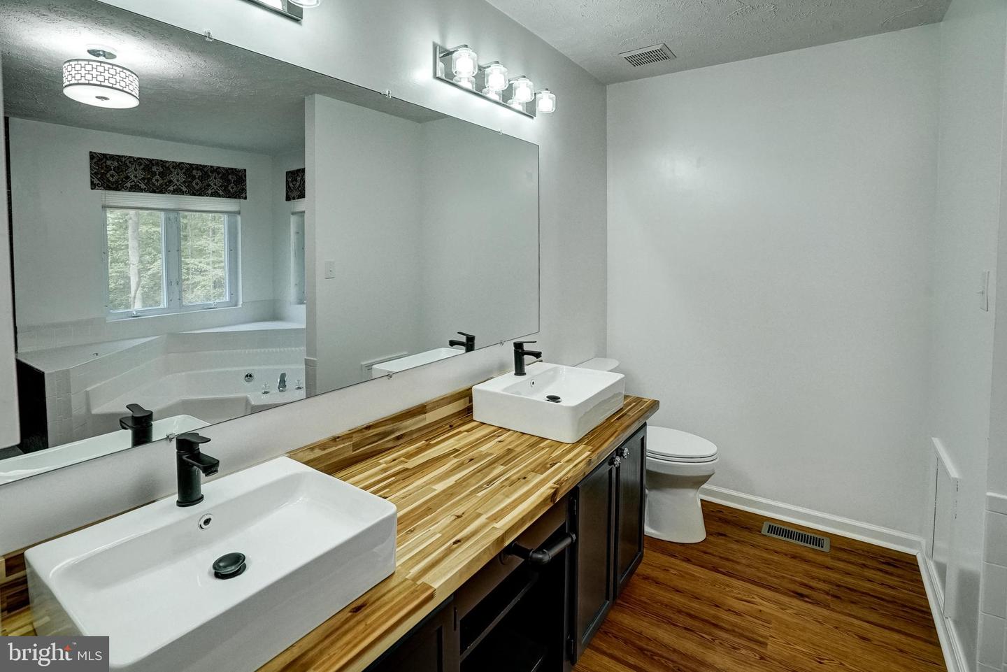 130 Oakleigh Ln Property Photo 31