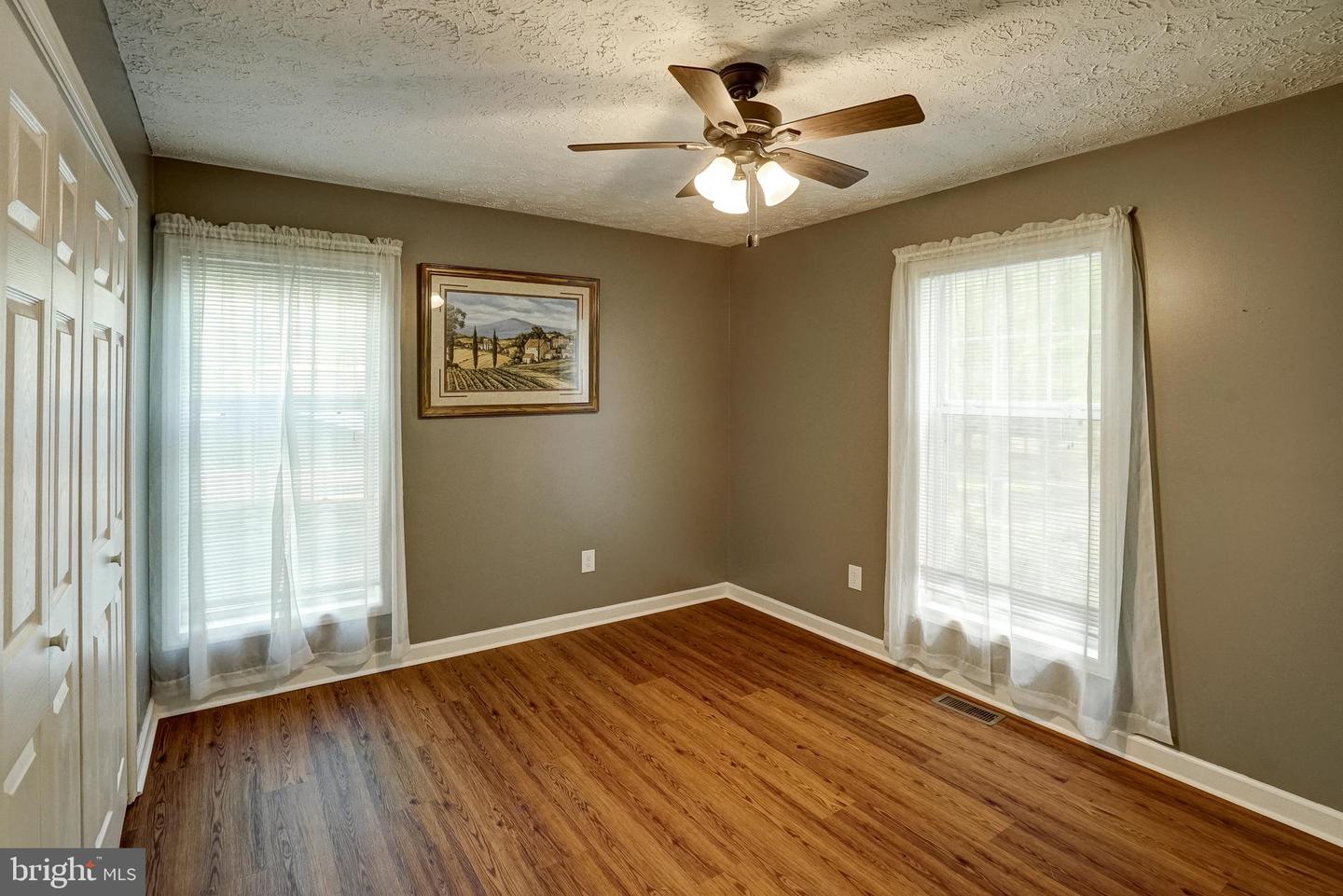 130 Oakleigh Ln Property Photo 34