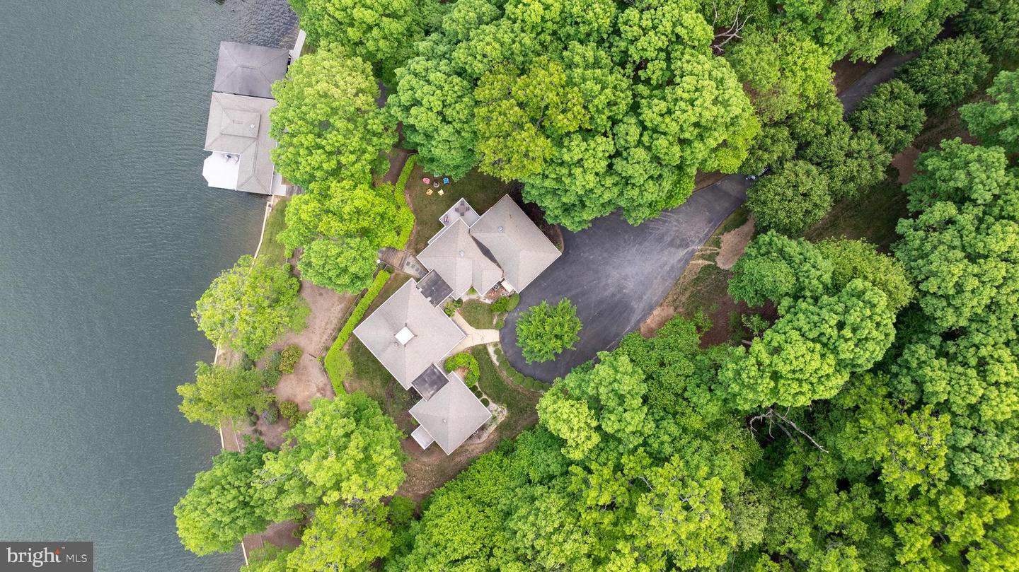 40 Grandview Dr Property Photo 18