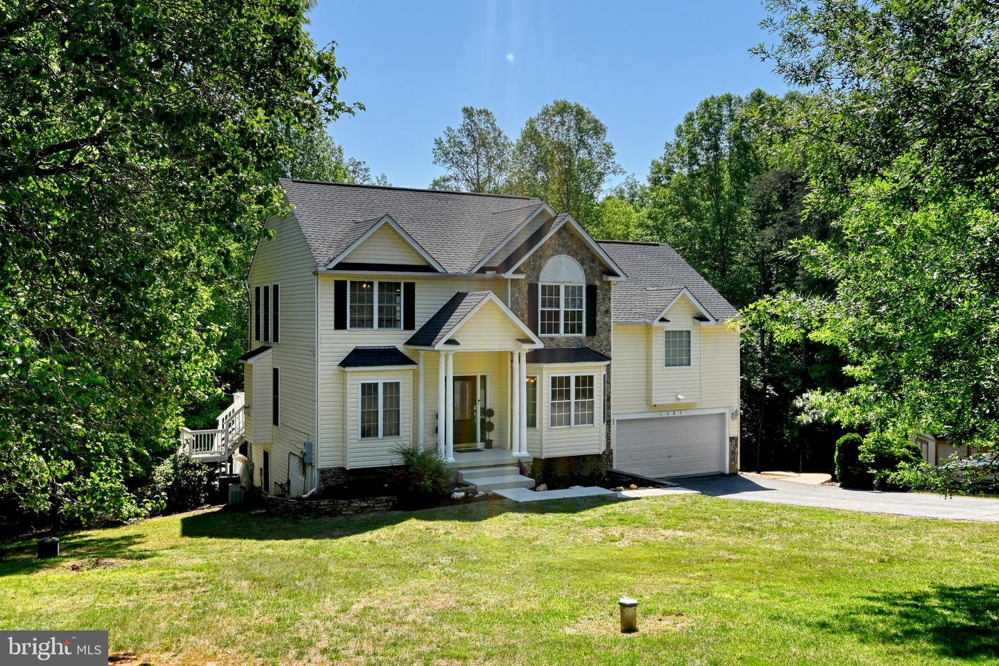 121 Brounaugh Ln Property Photo 1