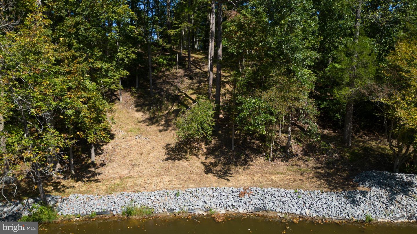1242 N Lakeshore Dr Property Photo 14