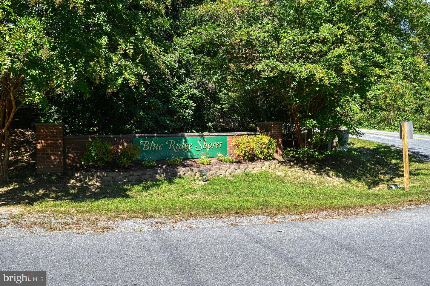 1242 N Lakeshore Dr Property Photo 84