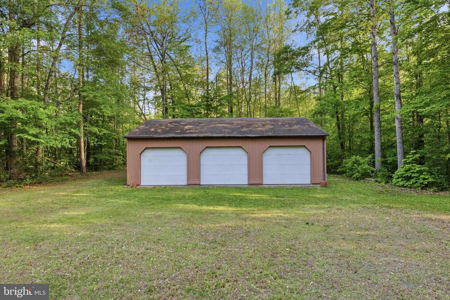 303 Pine Dr Property Photo 7