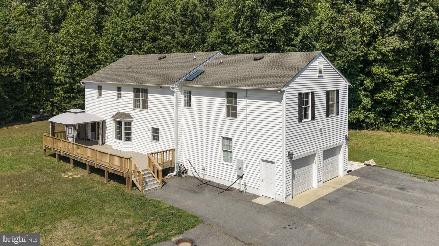 524 Blueberry Ln Property Photo 9