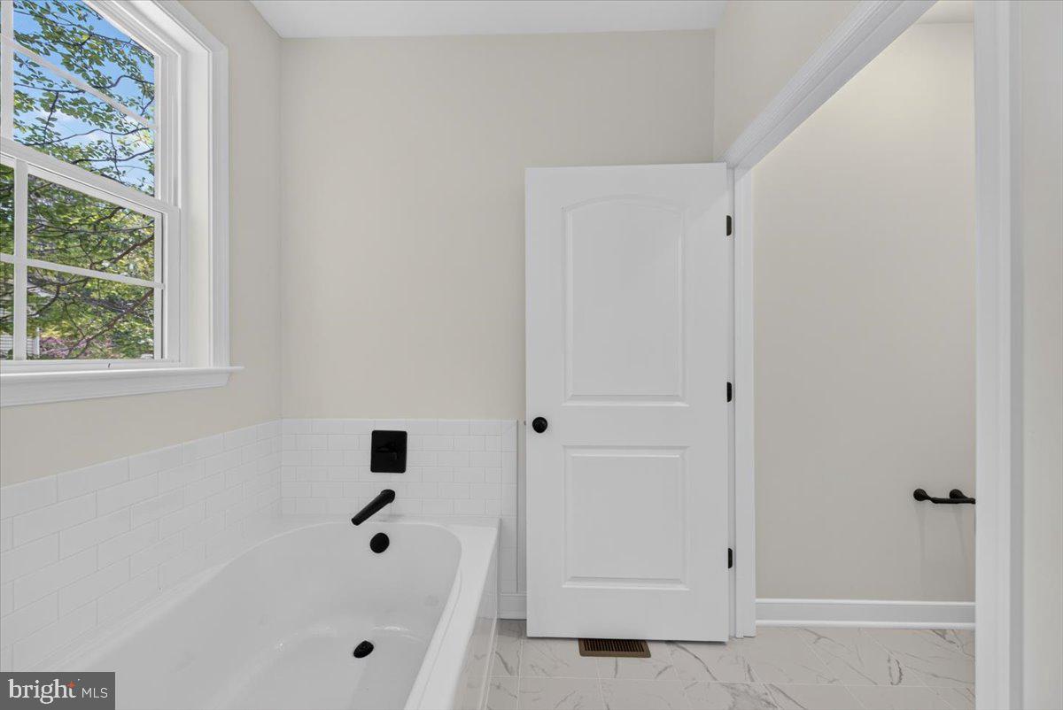 126 Hickory Ln Property Photo 34