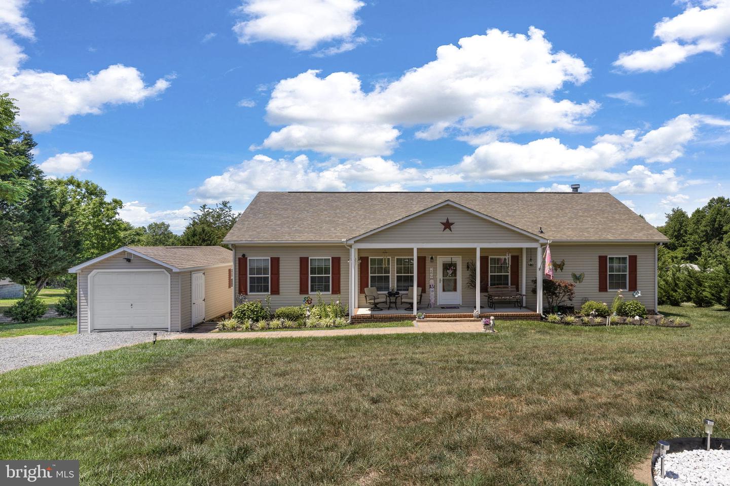 249 DERBY LN