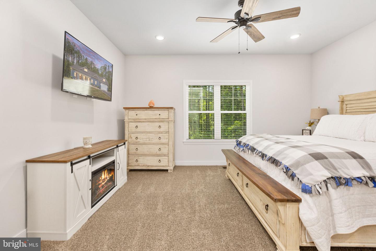 1098 Lake Forest Dr Property Photo 32