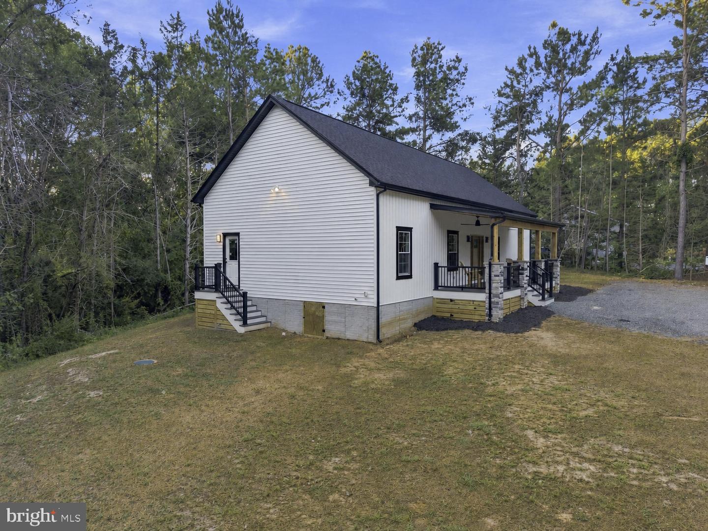 972 Days Bridge Rd Property Photo 4