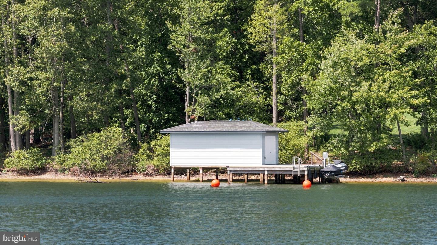438 Lakeway Rd Property Photo 11