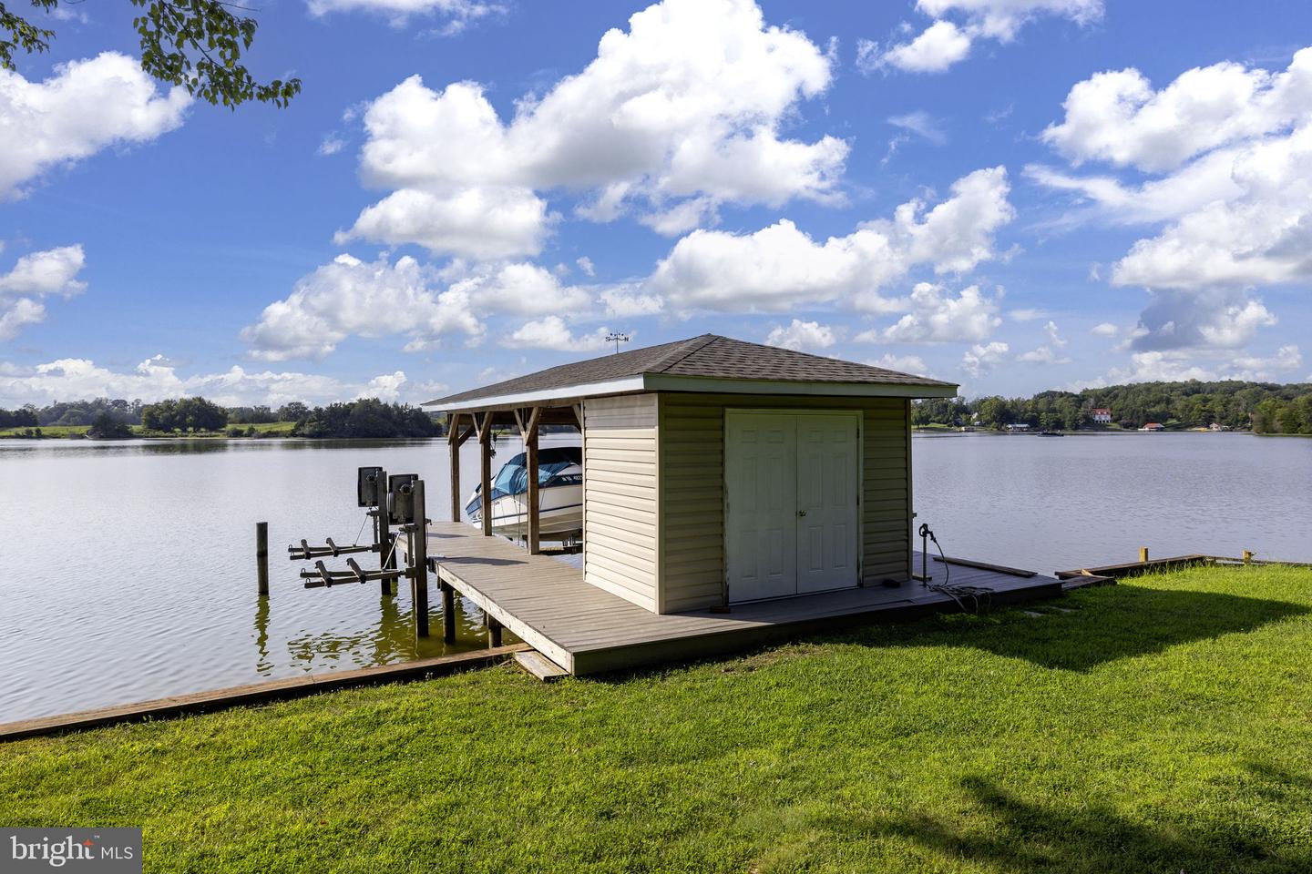 214 Scotch Pine Dr Property Photo 10