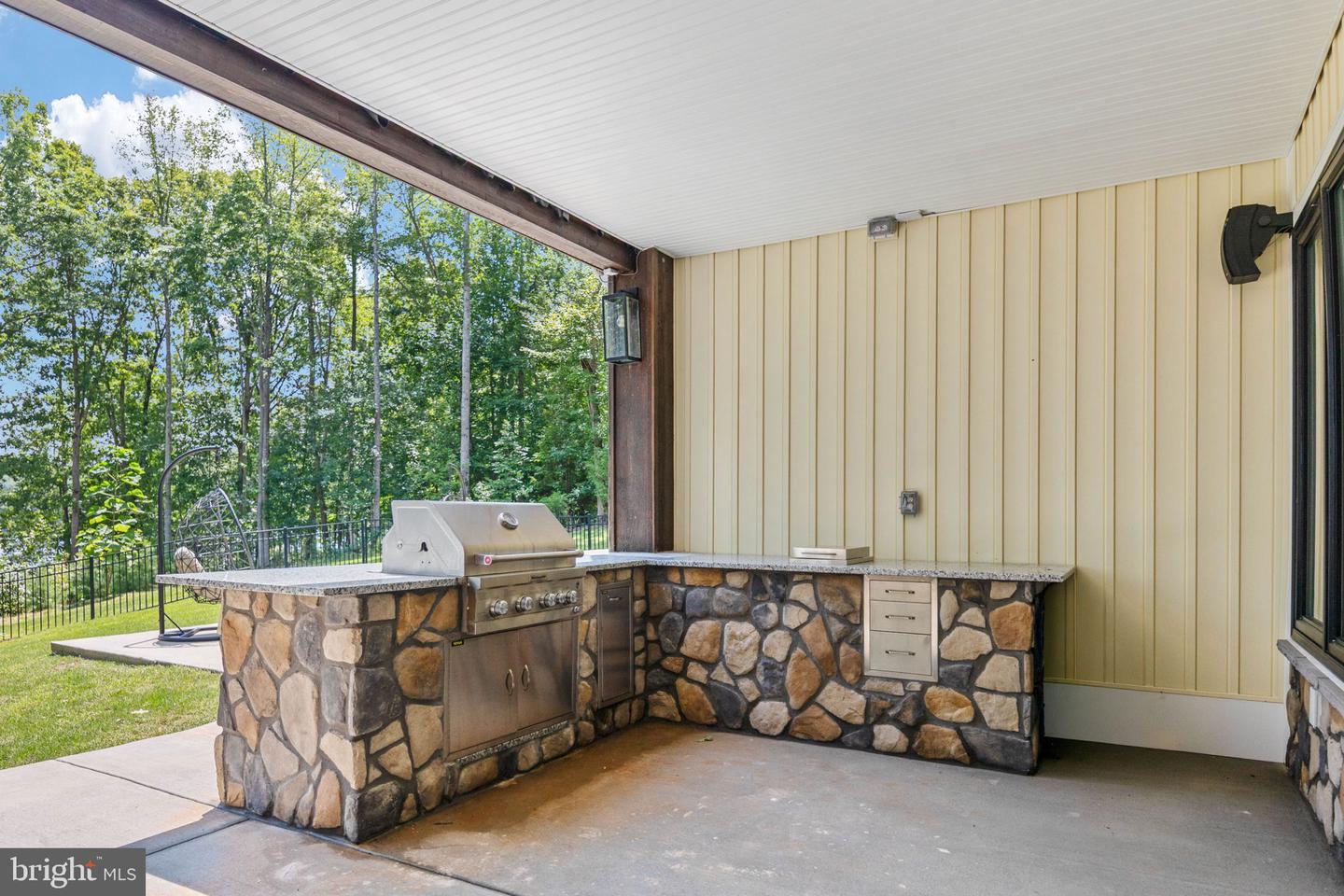 38 Walnut Hill Dr Property Photo 96