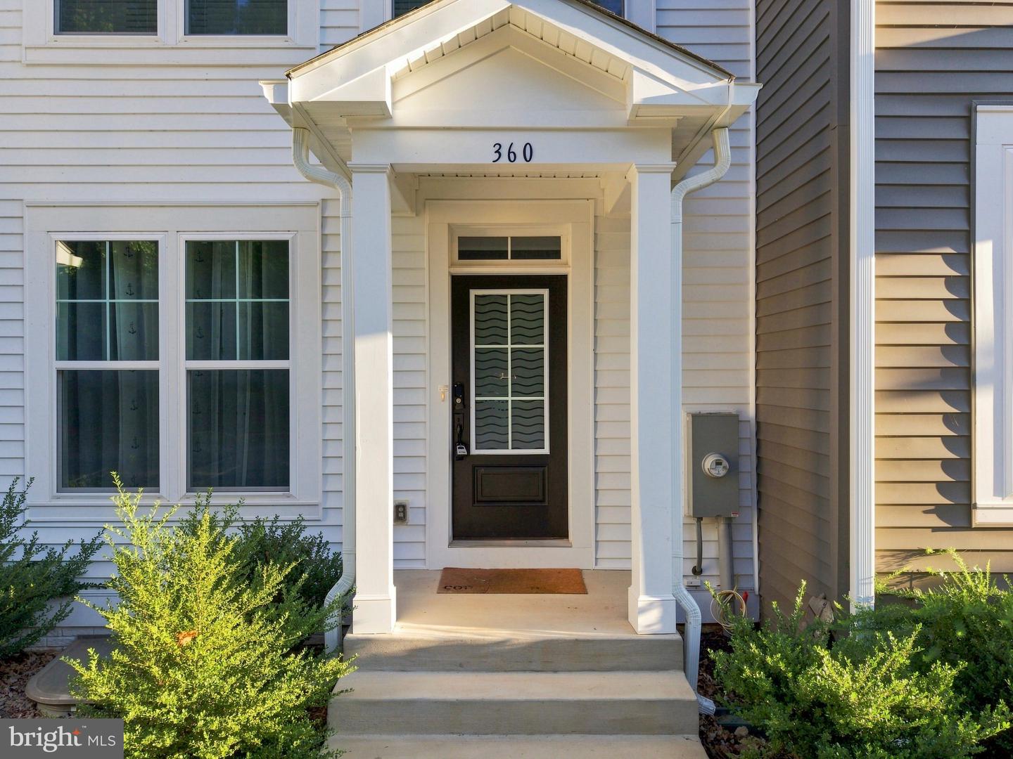 360 Lake Front Dr #j002 Property Photo 2