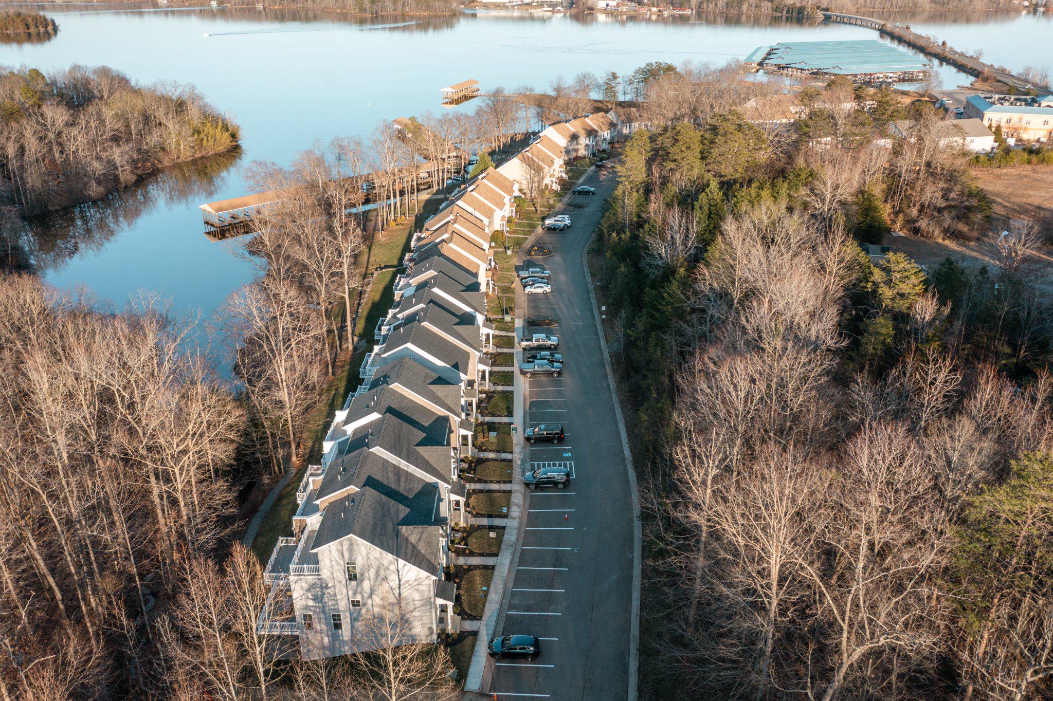 360 Lake Front Dr #j002 Property Photo 7