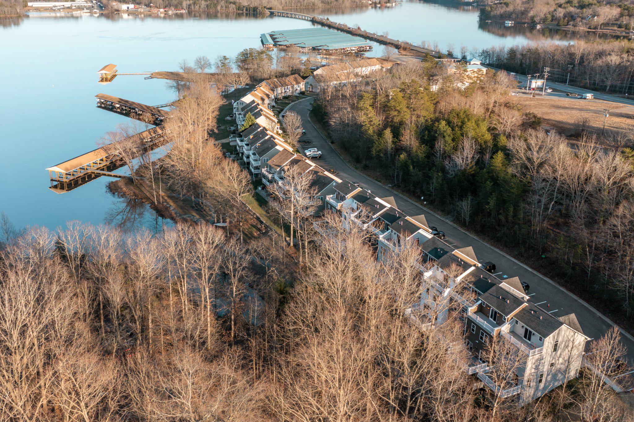 360 Lake Front Dr #j002 Property Photo 9
