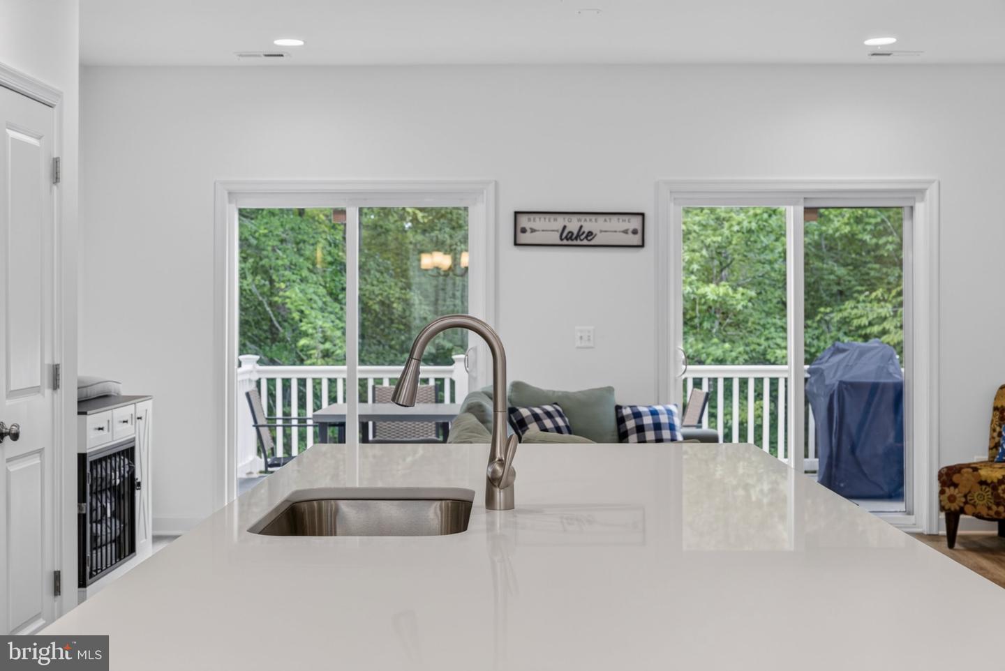 360 Lake Front Dr #j002 Property Photo 22