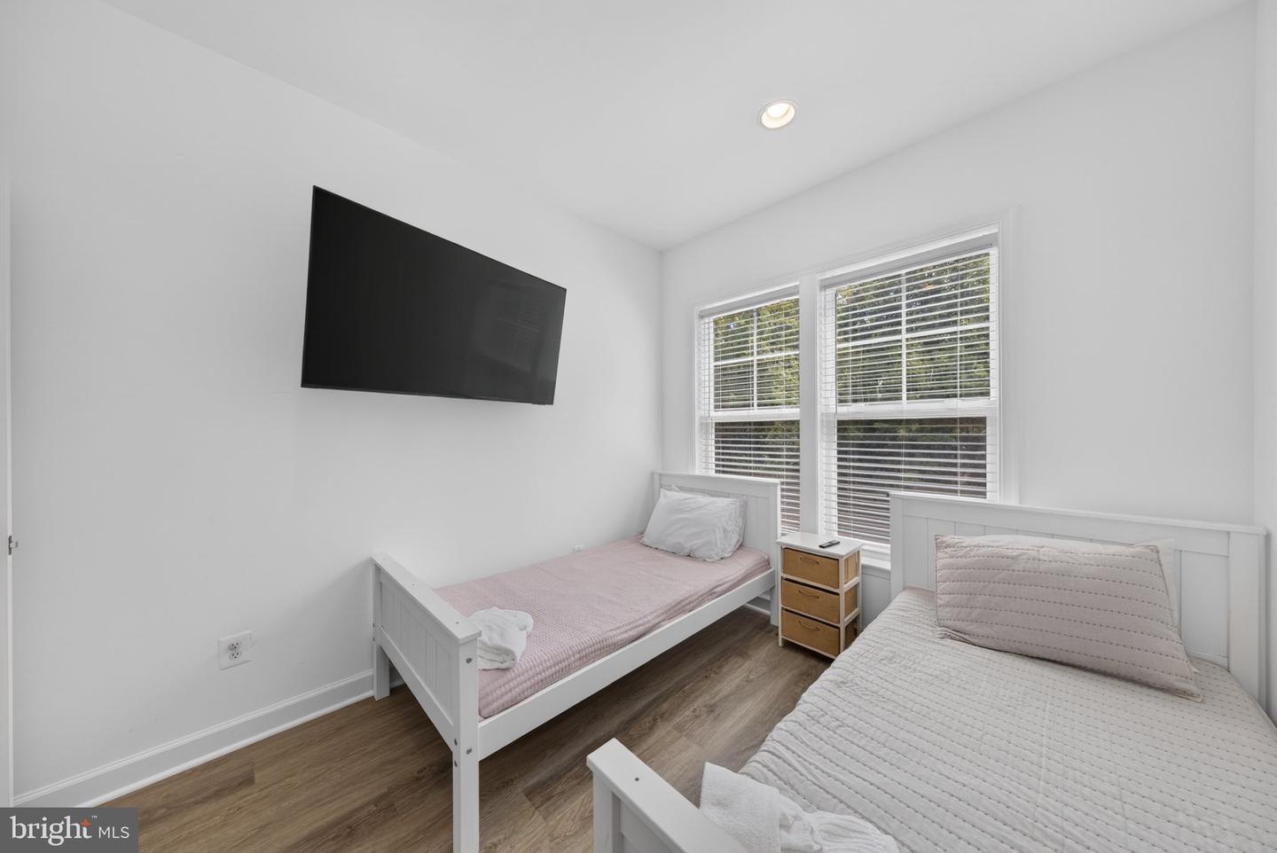 360 Lake Front Dr #j002 Property Photo 49